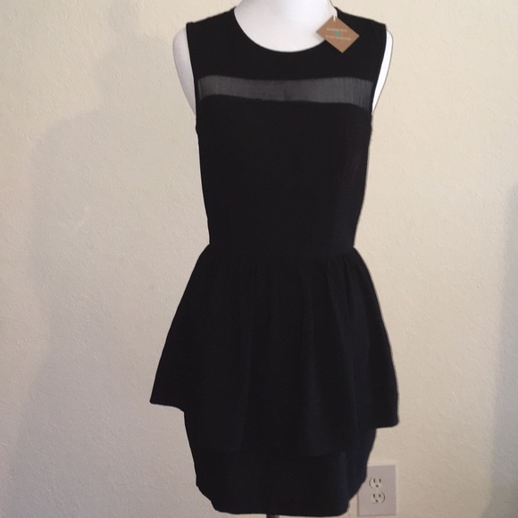 H&M Dresses & Skirts - NWT H & M black thread up dress Size 6